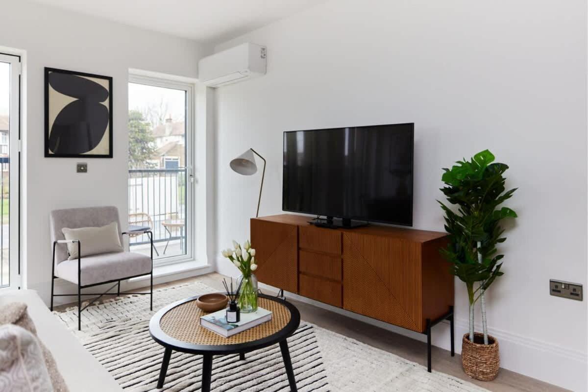 The Wembley Park Wonder - Charming 2bdr Flat With Balcony Apartamento *